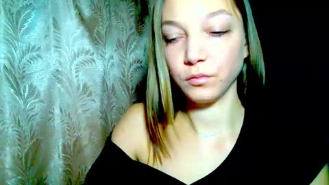 Emilly online show from November 27, 7:16 am