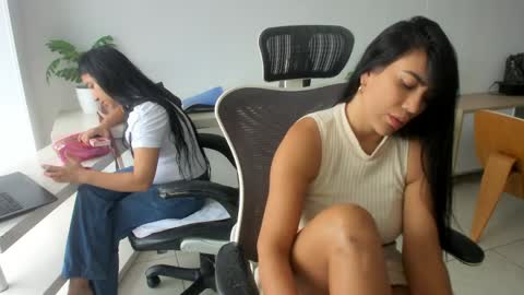 Emilly  online show from April 6, 2:07 pm