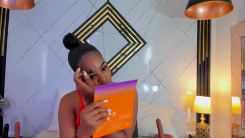 Emilly online show from November 18, 12:30 pm