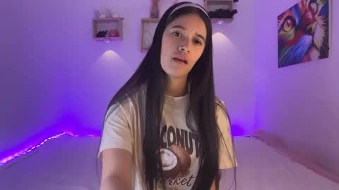 emily1823 online show from December 20, 10:55 am