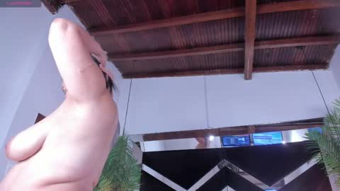 Snapshot of emily18__ chatting on March 11, 5:24 pm Emily online show from March 11, 5:24 pm