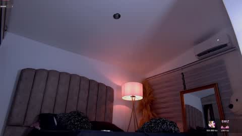  emily valentina     online show from January 10, 1:44 am