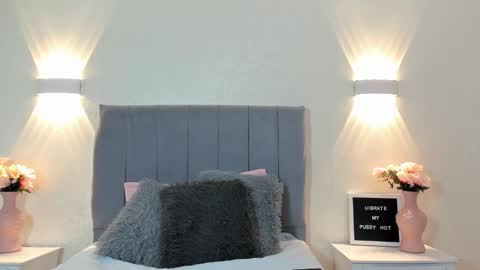 Emily online show from December 3, 4:51 pm