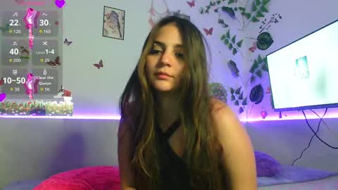 Snapshot of emily_cooper_t chatting on October 7, 3:02 am emily_cooper_t online show from October 7, 3:02 am