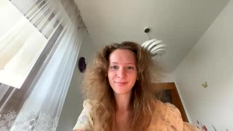 Snapshot of emily_in_parisss chatting on October 9, 10:21 am Emily  online show from October 9, 10:21 am