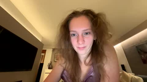 Snapshot of emily_in_parisss chatting on October 21, 7:50 pm Emily  online show from October 21, 7:50 pm