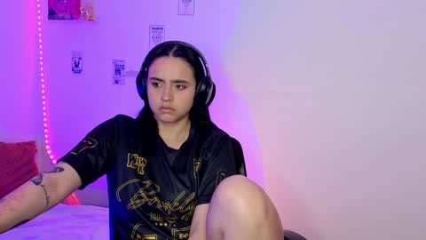 Emily Lindey online show from April 6, 4:46 am