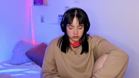 Emily Lindey online show from March 27, 8:26 am