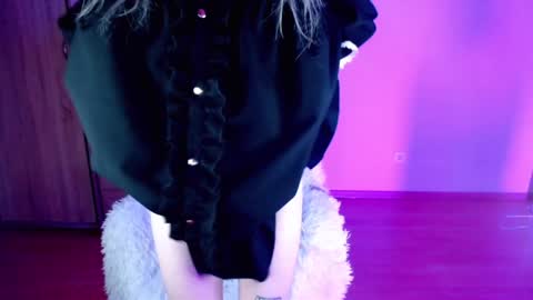 Lia online show from January 28, 11:50 pm