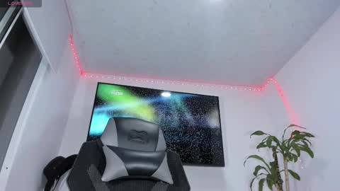 emily_palmeer online show from January 8, 10:32 am