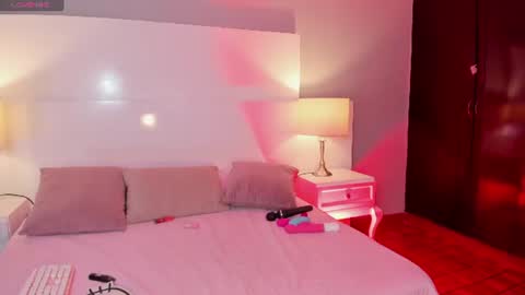 Emily  online show from August 6, 1:09 pm