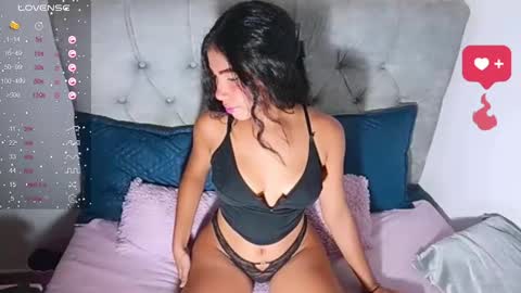 emily_rosse9 online show from February 26, 11:52 pm