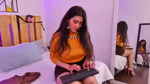 Emilly online show from July 31, 10:00 pm