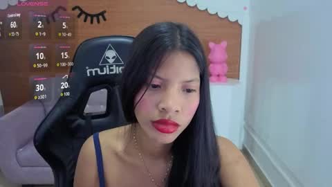 emily_smith_t online show from June 1, 7:37 pm
