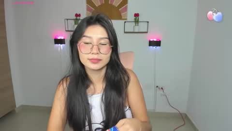 Emi online show from February 11, 8:23 pm