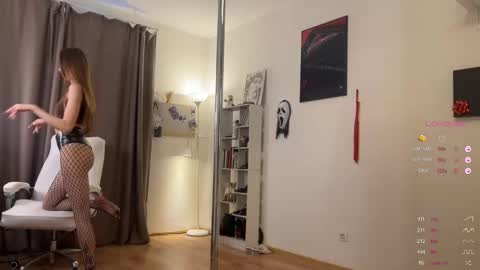 Lia online show from October 28, 9:32 am