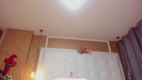 Snapshot of emilyadams0 chatting on February 7, 1:25 am emilyadams0 online show from February 7, 1:25 am