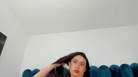 Emilyyy online show from November 14, 11:28 pm