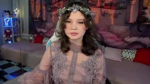 Emilyhaves online show from October 29, 6:30 pm