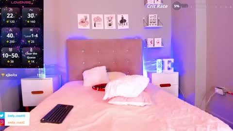 Emi Fit online show from December 5, 9:01 pm