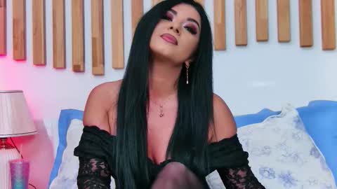 Emily online show from November 27, 8:27 pm