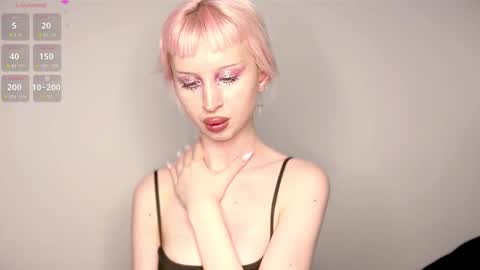 Emily online show from February 5, 7:50 pm