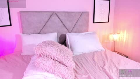 Emily online show from April 13, 1:48 pm