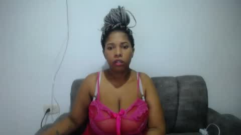 Emilyhines online show from May 17, 11:14 pm