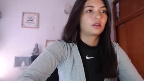 Snapshot of emilyjangcandy_ chatting on February 17, 3:11 pm Emily Jang online show from February 17, 3:11 pm