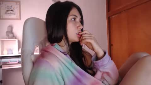 Snapshot of emilyjangcandy_ chatting on October 18, 10:30 am Emily Jang online show from October 18, 10:30 am