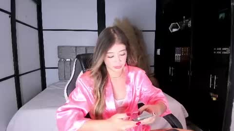 EmilyJhonson online show from July 16, 10:22 pm