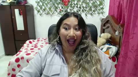 Snapshot of emilylove14 chatting on December 2, 4:35 am Emily Cortez online show from December 2, 4:35 am