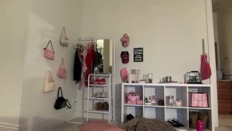 emilyparkerrr online show from March 4, 2:41 am