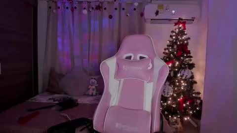 EMILY online show from January 8, 9:00 am