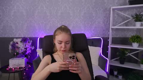  MY NAME IS Emily WELCOME EVERYONE I WILL BE HAPPY TO GIVE YOU WHAT YOU HAVE DREAMED OF FOR SO LONG online show from November 22, 8:35 am