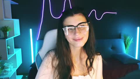 Snapshot of emilytucker chatting on February 1, 1:23 am Emily online show from February 1, 1:23 am