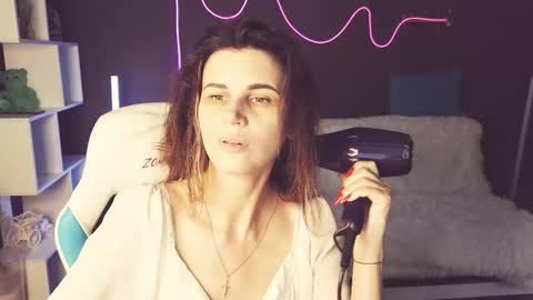 Snapshot of emilytucker chatting on September 27, 5:27 am Emily online show from September 27, 5:27 am
