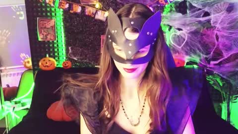Snapshot of emilytucker chatting on October 19, 1:43 am Emily online show from October 19, 1:43 am