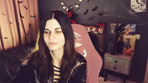Snapshot of emilytucker chatting on October 21, 1:54 am Emily online show from October 21, 1:54 am