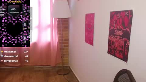 Snapshot of emitaa17228 chatting on February 17, 9:43 pm emma online show from February 17, 9:43 pm