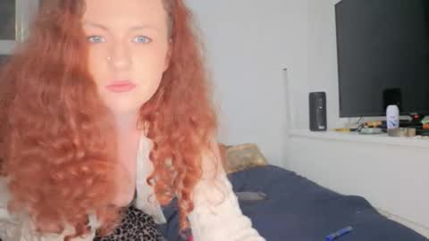 emliyjamesmjb online show from March 22, 9:19 pm