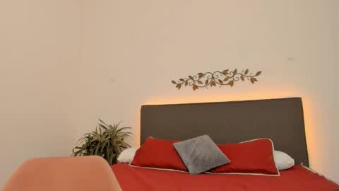 emma  online show from March 4, 11:00 pm