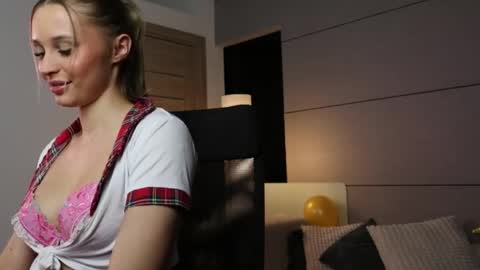 Your Emma online show from April 16, 9:39 pm