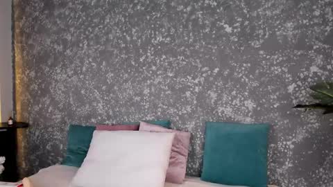 Emma online show from March 25, 7:53 pm