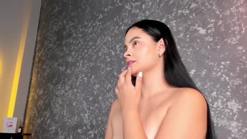 Emma online show from March 31, 9:04 pm