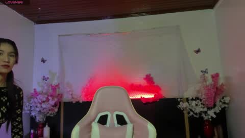 emma_ayala online show from June 3, 7:19 pm