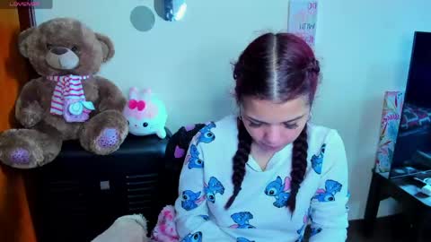 emma_boo_ online show from April 19, 6:10 pm