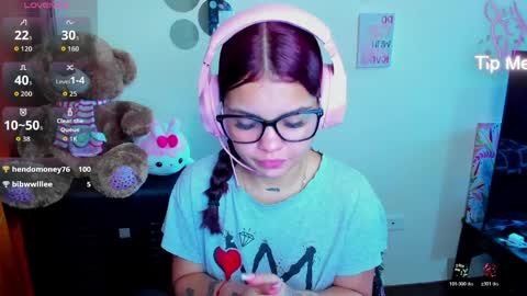 emma_boo_ online show from April 2, 3:41 pm