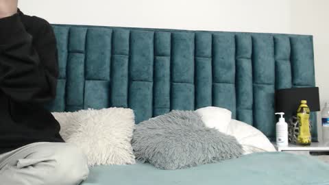 Emma online show from November 3, 8:10 pm