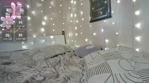 emma_just online show from June 1, 6:20 pm